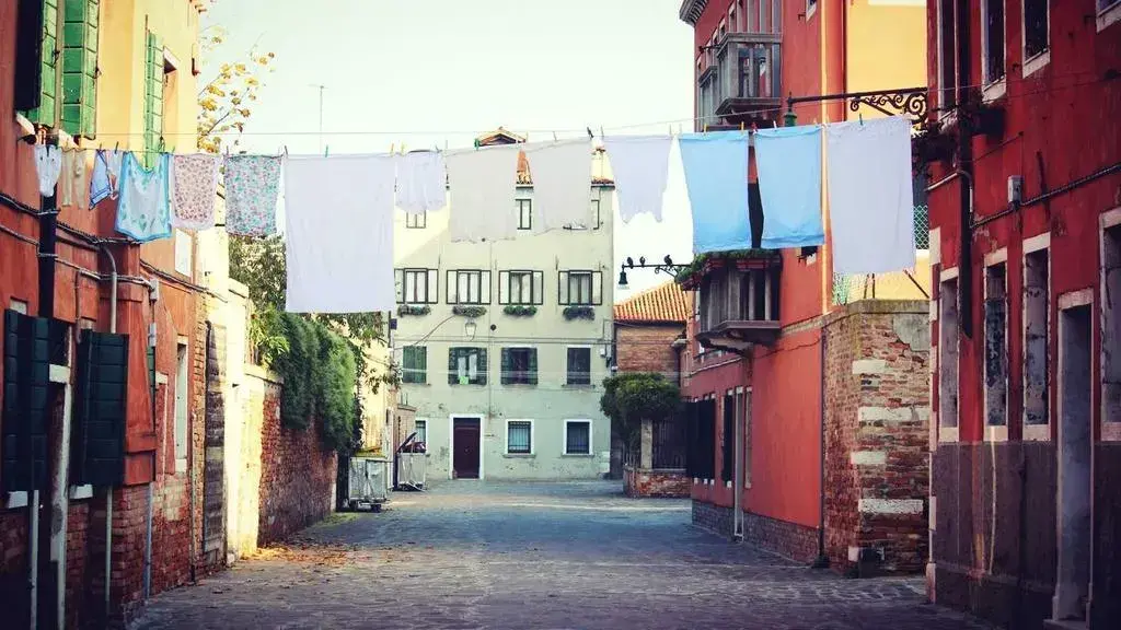 Cabana Negoiu din Munții Făgăraș: Cazare și Prețuri Actualizate