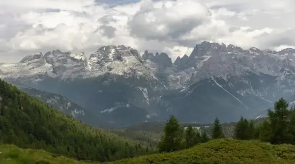 Căutările pentru vacanțe de munte în Europa cresc rapid în Marea Britanie.