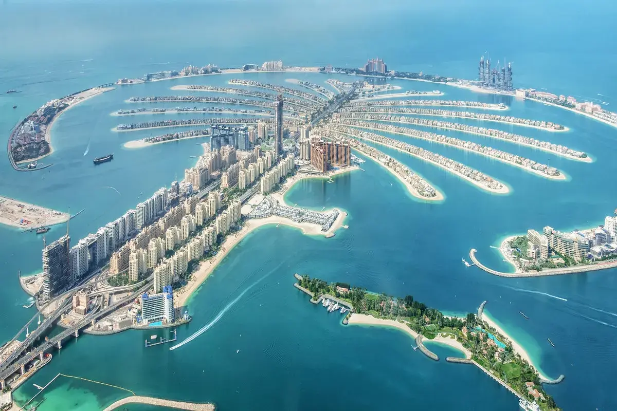Marea Britanie avertizează împotriva călătoriilor în Emiratele Arabe Unite în contextul tensiunilor Iran-SUA