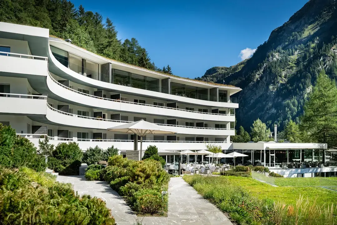 Viața într-un hotel: o soluție viabilă pe termen lung?