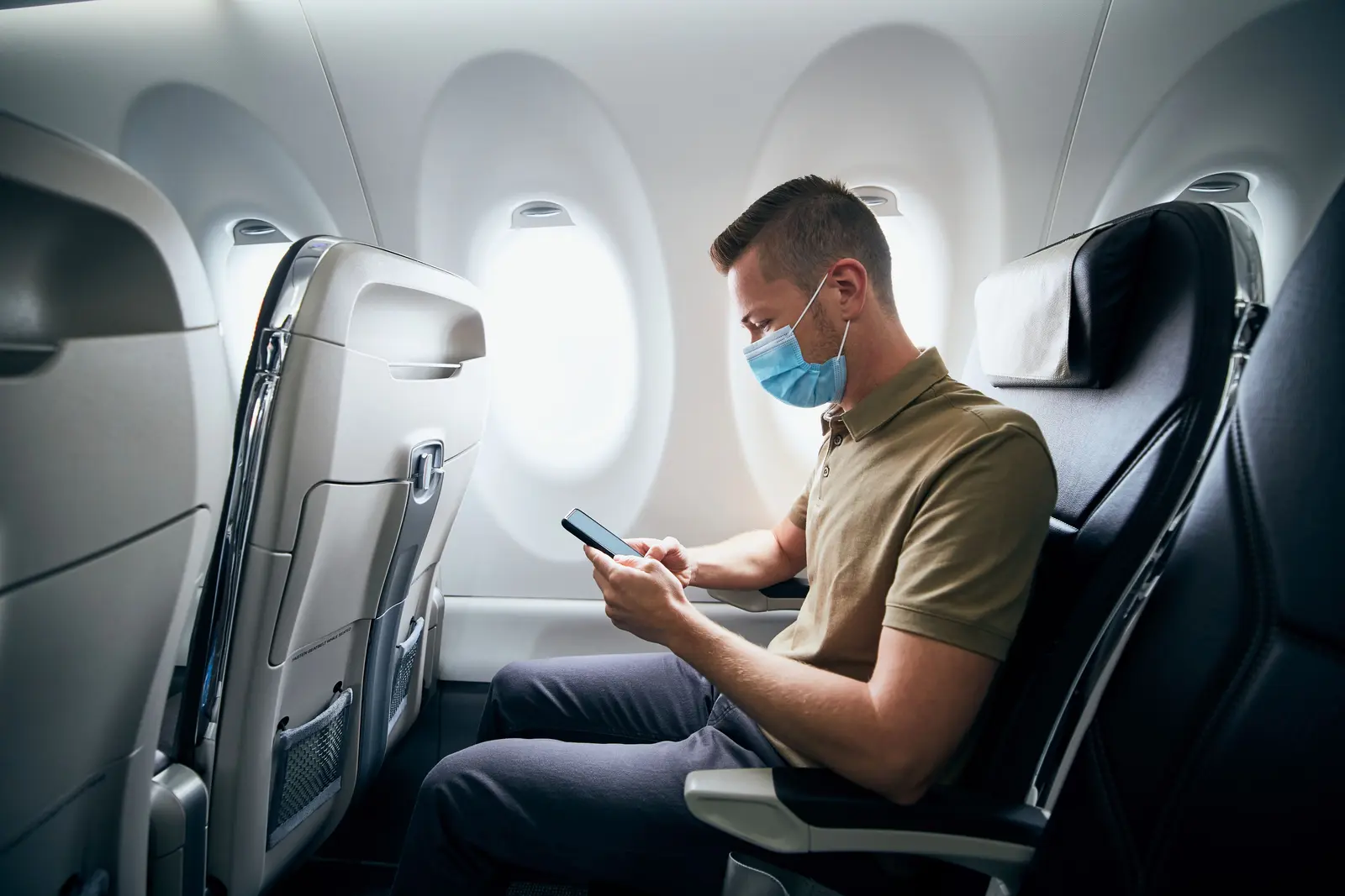 Pasagerii Delta și American Airlines cer reintroducerea măștii după incidente de neîndrumare