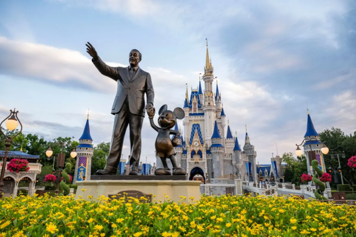 Disney scumpără biletele în SUA: presiune nouă asupra bugetelor familiilor