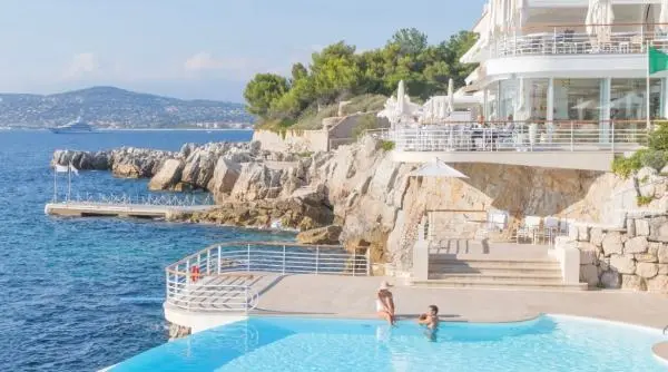 Hotelurile de lux interzic ședințele foto cu influenceri: „Nu suntem studiouri