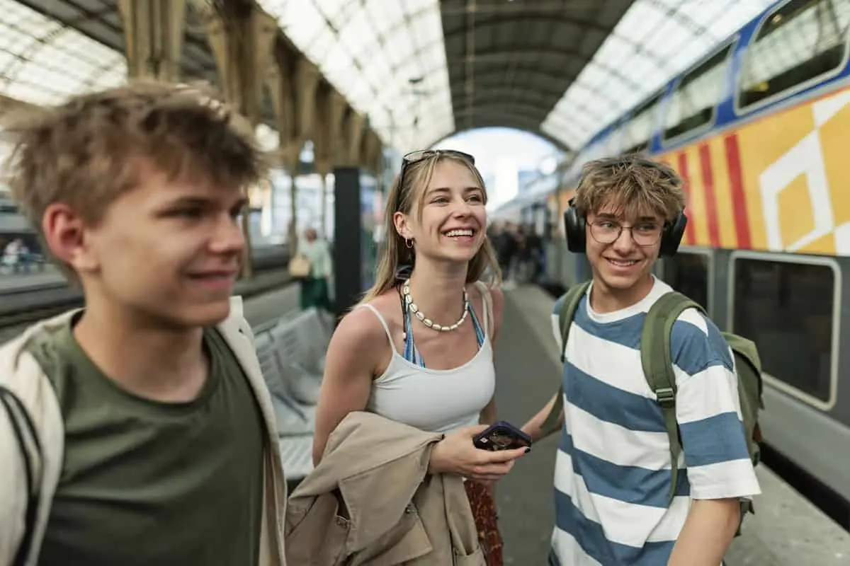 Călătoria tinerilor spre viitor: Liverpool și Chester se pregătesc pentru un nou val de studenți