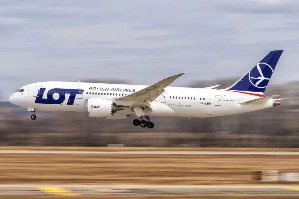 LOT Polish Airlines zboară cu Boeing 787 Dreamliner între București și Varșovia