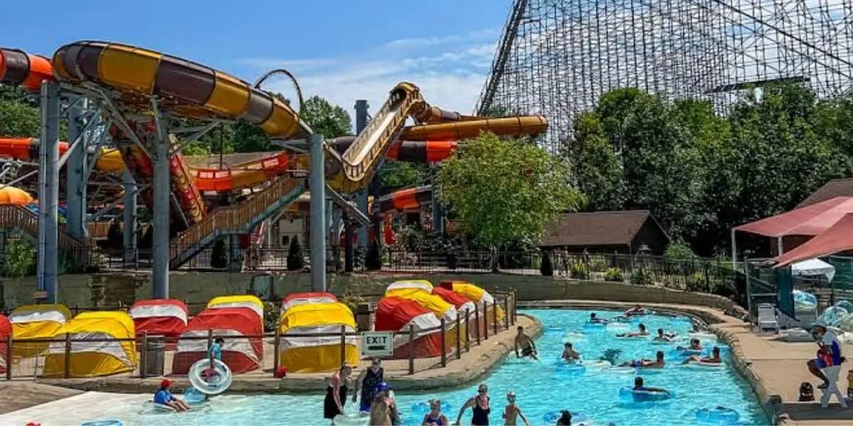 Parcul tematic CaliBunga din San Jose a luat foc după un accident grav