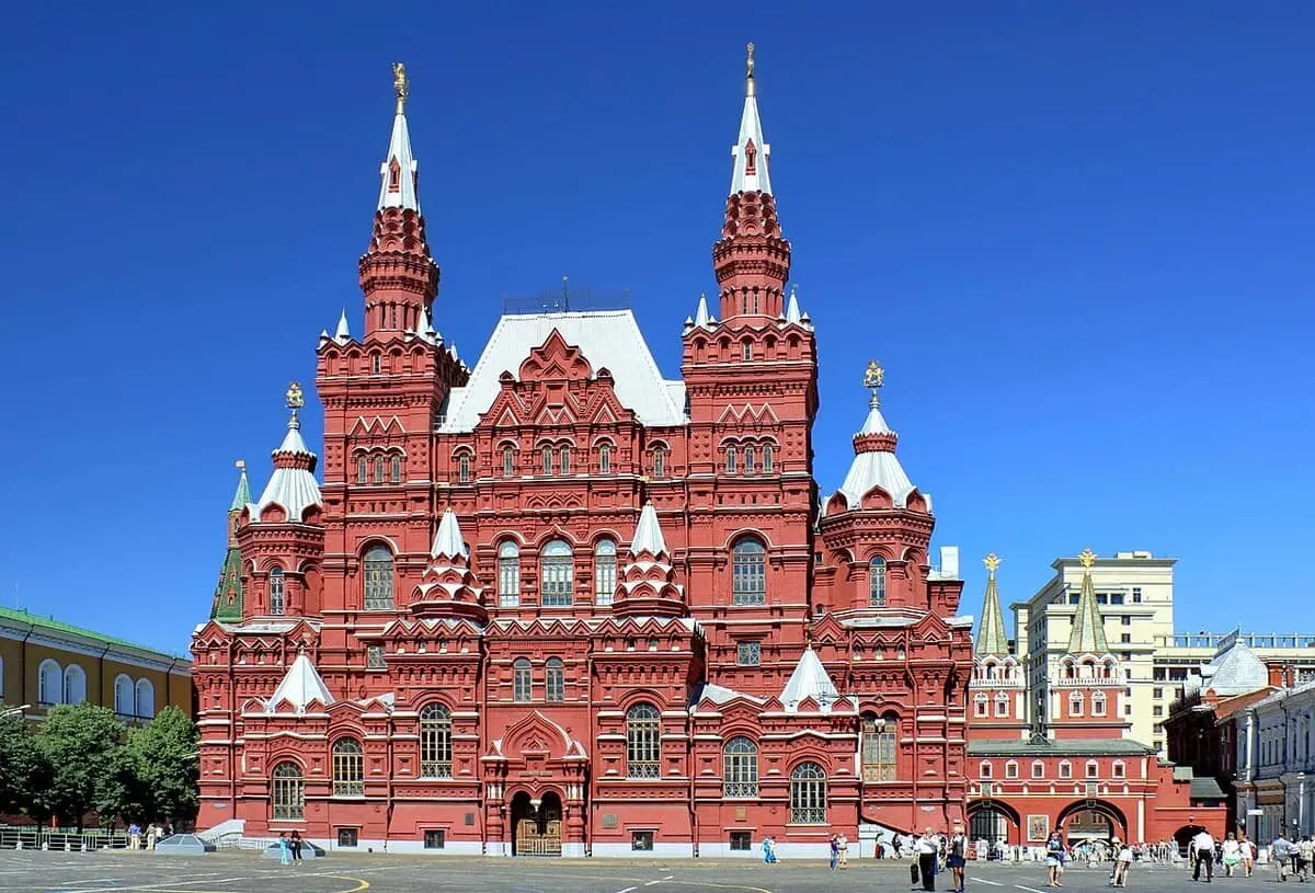Rusia extinde accesul fără vize pentru turiștii din 66 de state