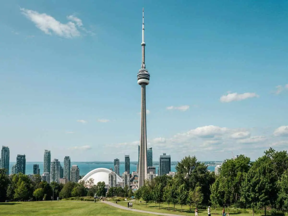 Turismul canadian, în plin avânt: Toronto și Calgary rescriu recordurile verii